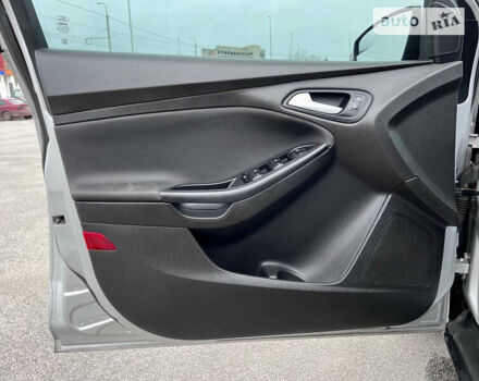 Сірий Форд Фокус, об'ємом двигуна 2 л та пробігом 118 тис. км за 7700 $, фото 23 на Automoto.ua