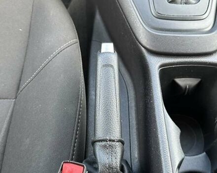 Форд Фокус 2015 у Буче на Automoto.ua Сірий Форд Фокус, об'ємом двигуна 2 л та пробігом 175 тис. км за 7500 $, фото 29 на Automoto.ua