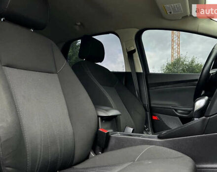 Серый Форд Фокус, объемом двигателя 2 л и пробегом 155 тыс. км за 8200 $, фото 6 на Automoto.ua