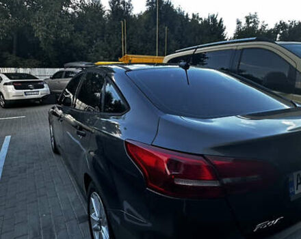Форд Фокус 2015 у Львові на Automoto.ua Сірий Форд Фокус, об'ємом двигуна 2 л та пробігом 216 тис. км за 7000 $, фото 2 на Automoto.ua