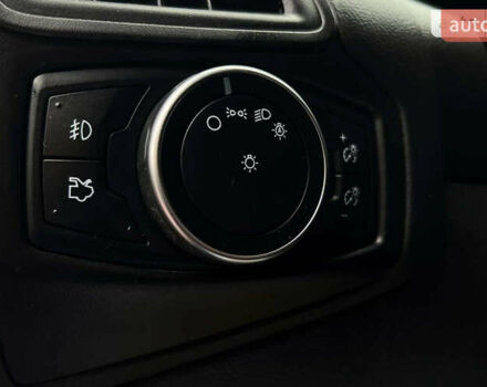 Серый Форд Фокус, объемом двигателя 2 л и пробегом 155 тыс. км за 8200 $, фото 5 на Automoto.ua