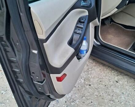 Серый Форд Фокус, объемом двигателя 2 л и пробегом 97 тыс. км за 7400 $, фото 4 на Automoto.ua