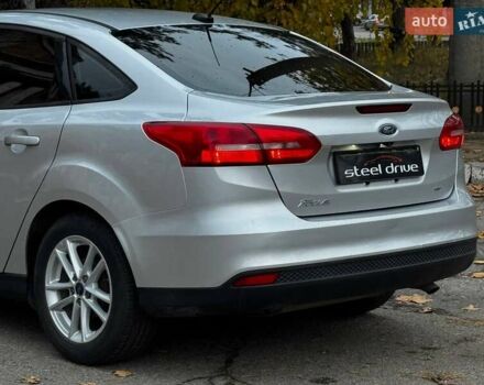 Сірий Форд Фокус, об'ємом двигуна 2 л та пробігом 139 тис. км за 7999 $, фото 5 на Automoto.ua