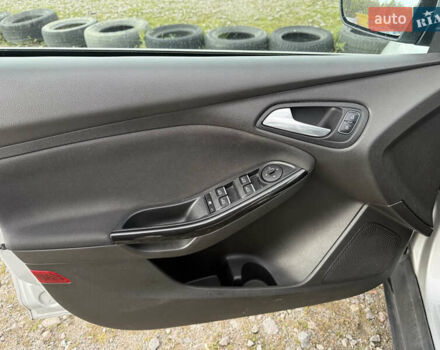 Сірий Форд Фокус, об'ємом двигуна 2 л та пробігом 131 тис. км за 9050 $, фото 13 на Automoto.ua