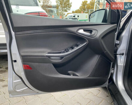 Серый Форд Фокус, объемом двигателя 2 л и пробегом 174 тыс. км за 8700 $, фото 10 на Automoto.ua