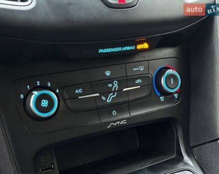 Сірий Форд Фокус, об'ємом двигуна 2 л та пробігом 139 тис. км за 7999 $, фото 19 на Automoto.ua