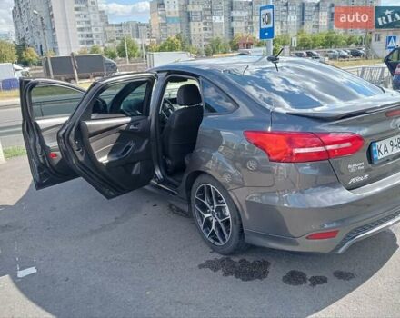 Серый Форд Фокус, объемом двигателя 2 л и пробегом 199 тыс. км за 9600 $, фото 5 на Automoto.ua