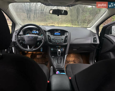 Сірий Форд Фокус, об'ємом двигуна 2 л та пробігом 141 тис. км за 7700 $, фото 3 на Automoto.ua