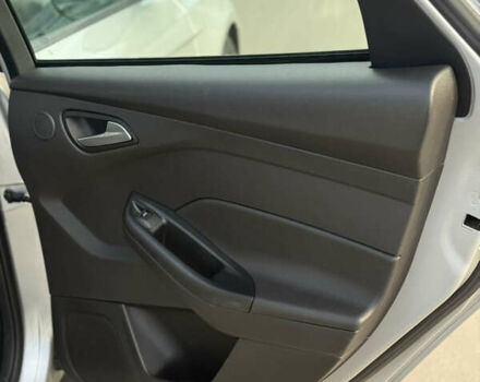 Сірий Форд Фокус, об'ємом двигуна 2 л та пробігом 135 тис. км за 9000 $, фото 26 на Automoto.ua