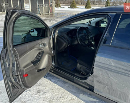 Серый Форд Фокус, объемом двигателя 2 л и пробегом 119 тыс. км за 9800 $, фото 10 на Automoto.ua