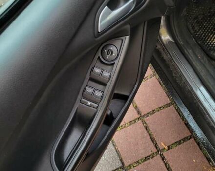 Сірий Форд Фокус, об'ємом двигуна 2 л та пробігом 152 тис. км за 9000 $, фото 18 на Automoto.ua