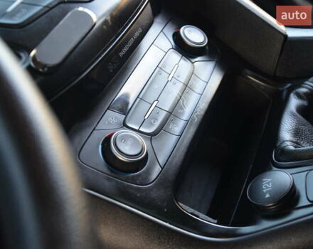 Сірий Форд Фокус, об'ємом двигуна 1 л та пробігом 125 тис. км за 6250 $, фото 38 на Automoto.ua