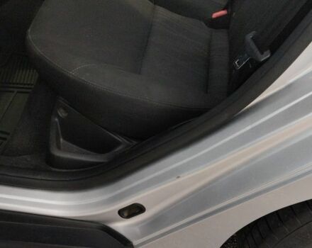 Сірий Форд Фокус, об'ємом двигуна 2 л та пробігом 142 тис. км за 8999 $, фото 16 на Automoto.ua