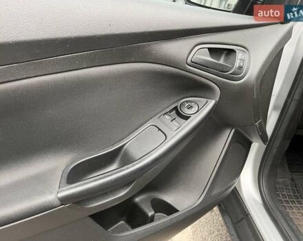 Сірий Форд Фокус, об'ємом двигуна 2 л та пробігом 154 тис. км за 9000 $, фото 9 на Automoto.ua