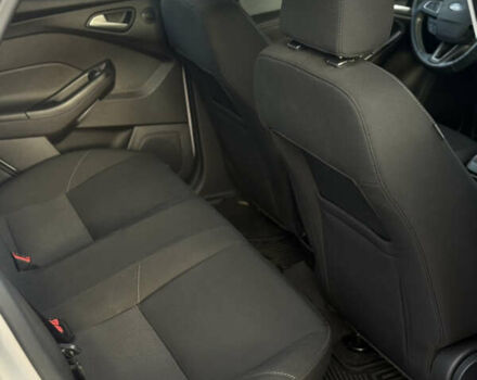 Сірий Форд Фокус, об'ємом двигуна 2 л та пробігом 135 тис. км за 9000 $, фото 23 на Automoto.ua