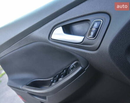 Сірий Форд Фокус, об'ємом двигуна 1 л та пробігом 125 тис. км за 6250 $, фото 44 на Automoto.ua