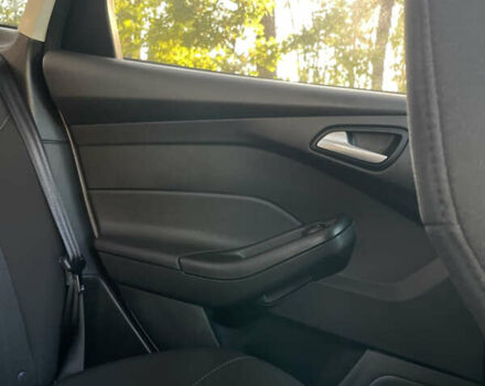 Сірий Форд Фокус, об'ємом двигуна 2 л та пробігом 125 тис. км за 12500 $, фото 81 на Automoto.ua