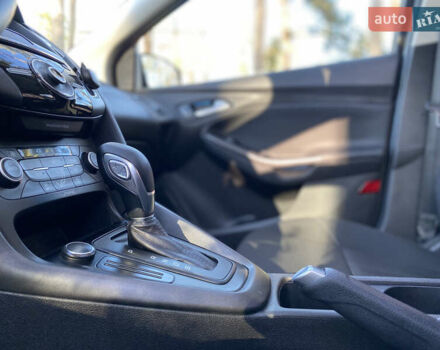 Сірий Форд Фокус, об'ємом двигуна 2 л та пробігом 125 тис. км за 12500 $, фото 43 на Automoto.ua