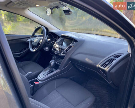 Сірий Форд Фокус, об'ємом двигуна 2 л та пробігом 125 тис. км за 12500 $, фото 42 на Automoto.ua