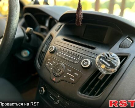 Сірий Форд Фокус, об'ємом двигуна 2 л та пробігом 135 тис. км за 8500 $, фото 5 на Automoto.ua