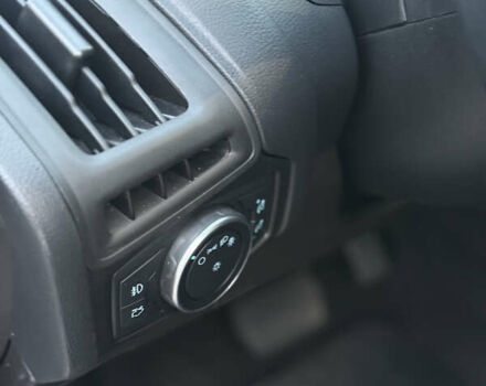 Сірий Форд Фокус, об'ємом двигуна 2 л та пробігом 135 тис. км за 9000 $, фото 20 на Automoto.ua