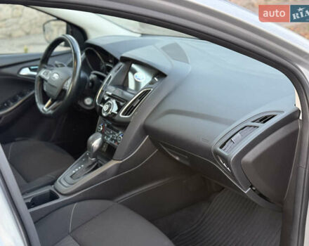 Сірий Форд Фокус, об'ємом двигуна 2 л та пробігом 135 тис. км за 9000 $, фото 17 на Automoto.ua