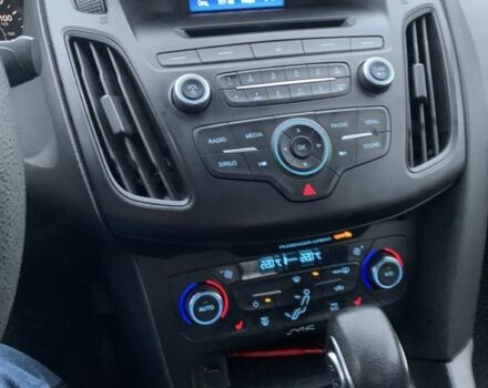 Серый Форд Фокус, объемом двигателя 1 л и пробегом 155 тыс. км за 7000 $, фото 5 на Automoto.ua