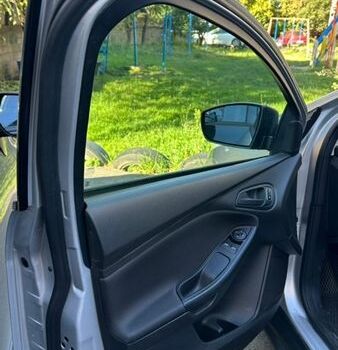 Сірий Форд Фокус, об'ємом двигуна 2 л та пробігом 209 тис. км за 8800 $, фото 39 на Automoto.ua