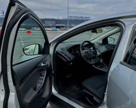 Серый Форд Фокус, объемом двигателя 2 л и пробегом 117 тыс. км за 10000 $, фото 4 на Automoto.ua