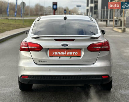 Сірий Форд Фокус, об'ємом двигуна 2 л та пробігом 73 тис. км за 10999 $, фото 4 на Automoto.ua