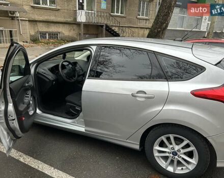 Сірий Форд Фокус, об'ємом двигуна 2 л та пробігом 75 тис. км за 9800 $, фото 4 на Automoto.ua