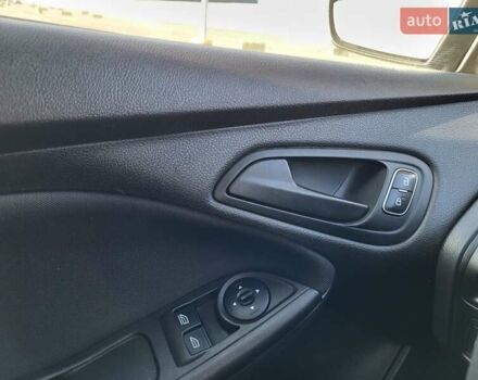 Сірий Форд Фокус, об'ємом двигуна 2 л та пробігом 149 тис. км за 8599 $, фото 45 на Automoto.ua