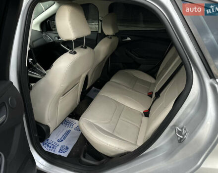 Сірий Форд Фокус, об'ємом двигуна 2 л та пробігом 73 тис. км за 10999 $, фото 12 на Automoto.ua