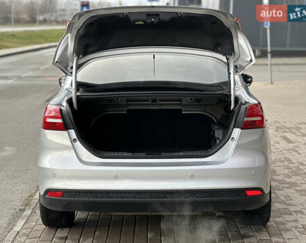 Сірий Форд Фокус, об'ємом двигуна 2 л та пробігом 73 тис. км за 10999 $, фото 13 на Automoto.ua