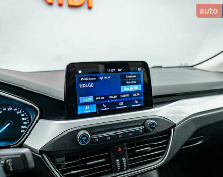 Сірий Форд Фокус, об'ємом двигуна 1.5 л та пробігом 60 тис. км за 16434 $, фото 14 на Automoto.ua