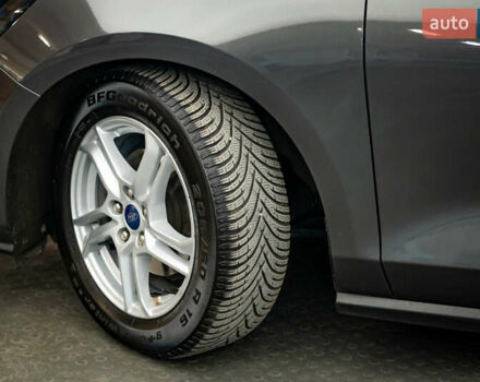 Сірий Форд Фокус, об'ємом двигуна 1.5 л та пробігом 60 тис. км за 16434 $, фото 7 на Automoto.ua