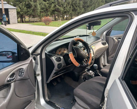 Серый Форд Фокус, объемом двигателя 1.8 л и пробегом 190 тыс. км за 3500 $, фото 7 на Automoto.ua