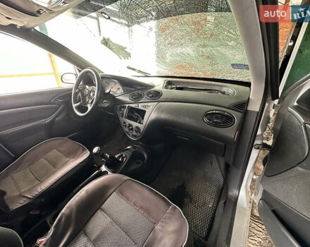 Серый Форд Фокус, объемом двигателя 1.8 л и пробегом 300 тыс. км за 1300 $, фото 1 на Automoto.ua