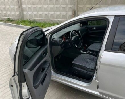 Серый Форд Фокус, объемом двигателя 1.6 л и пробегом 305 тыс. км за 5300 $, фото 5 на Automoto.ua