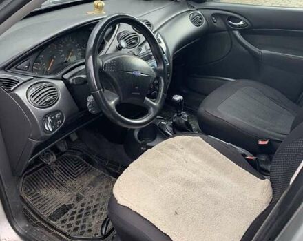 Серый Форд Фокус, объемом двигателя 1.75 л и пробегом 447 тыс. км за 4350 $, фото 6 на Automoto.ua