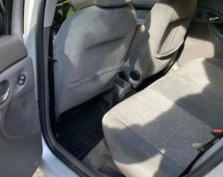 Серый Форд Фокус, объемом двигателя 1.8 л и пробегом 360 тыс. км за 2500 $, фото 3 на Automoto.ua