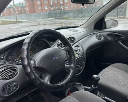Серый Форд Фокус, объемом двигателя 1.6 л и пробегом 426 тыс. км за 2600 $, фото 12 на Automoto.ua