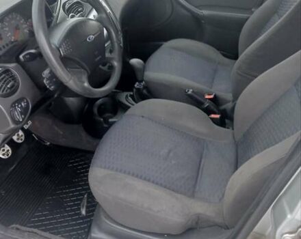 Сірий Форд Фокус, об'ємом двигуна 1.6 л та пробігом 326 тис. км за 2550 $, фото 9 на Automoto.ua