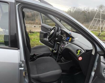 Серый Форд Фокус, объемом двигателя 1.6 л и пробегом 400 тыс. км за 3600 $, фото 5 на Automoto.ua