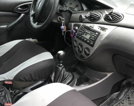 Серый Форд Фокус, объемом двигателя 1.8 л и пробегом 470 тыс. км за 900 $, фото 5 на Automoto.ua