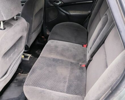 Серый Форд Фокус, объемом двигателя 1.8 л и пробегом 200 тыс. км за 750 $, фото 3 на Automoto.ua