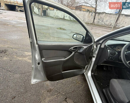 Серый Форд Фокус, объемом двигателя 1.8 л и пробегом 307 тыс. км за 3150 $, фото 13 на Automoto.ua