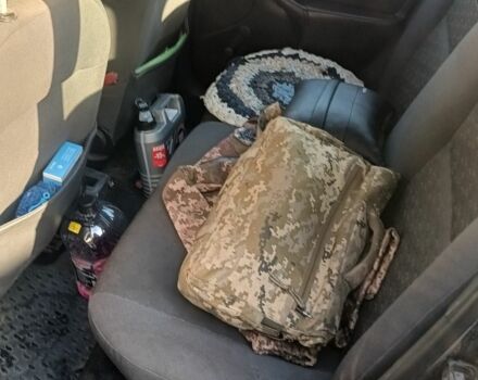 Серый Форд Фокус, объемом двигателя 1.6 л и пробегом 290 тыс. км за 1700 $, фото 9 на Automoto.ua