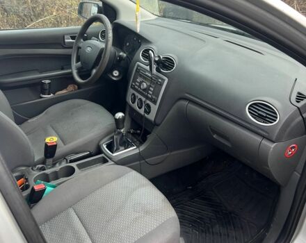 Серый Форд Фокус, объемом двигателя 1.8 л и пробегом 320 тыс. км за 3543 $, фото 4 на Automoto.ua