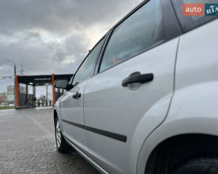 Сірий Форд Фокус, об'ємом двигуна 1.6 л та пробігом 200 тис. км за 3950 $, фото 4 на Automoto.ua